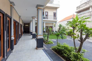 Беноа: RedDoorz near Exit Toll Bali Mandara
