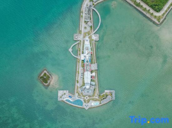 Остров Пеньенгат: Doulos Phos The Ship Hotel