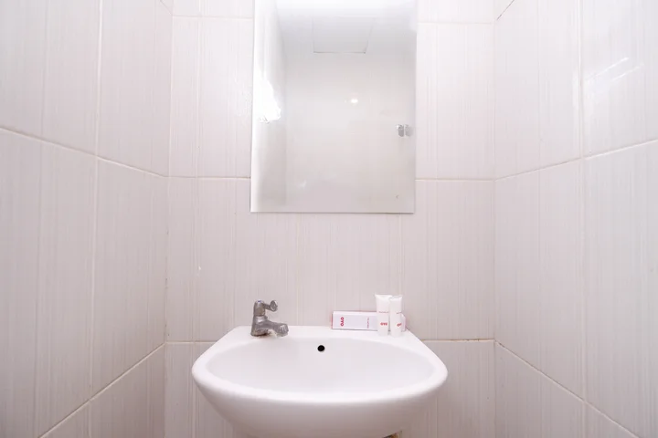 Суракарта: OYO 1532 Mawar Indah Hotel