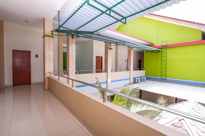 Суракарта: OYO 1532 Mawar Indah Hotel