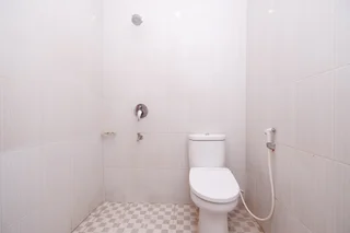 Суракарта: OYO 1532 Mawar Indah Hotel
