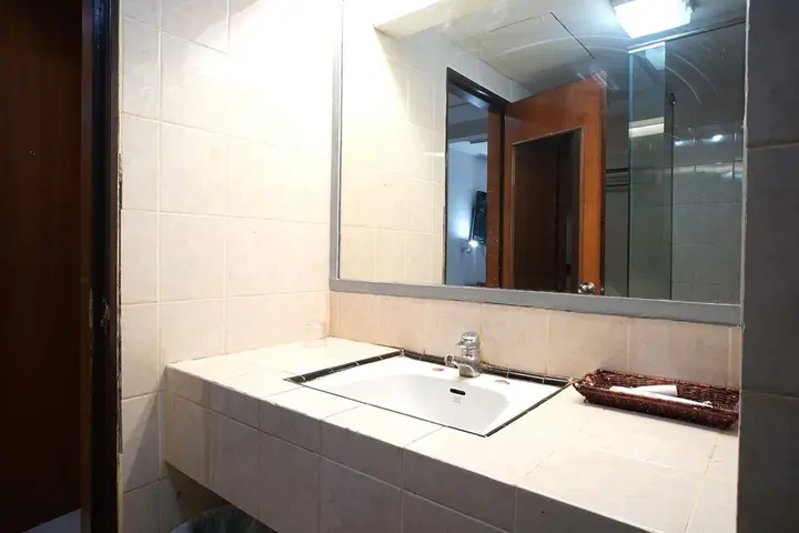 Баликпапан: Capital O 1963 Hotel The New Benakutai
