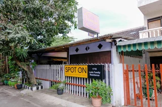 Маланг: SPOT ON 1716 Lada Family Residence Syariah