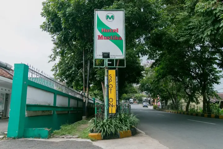 Сукабуми: SUPER OYO 1707 Hotel Mustika Widyasari