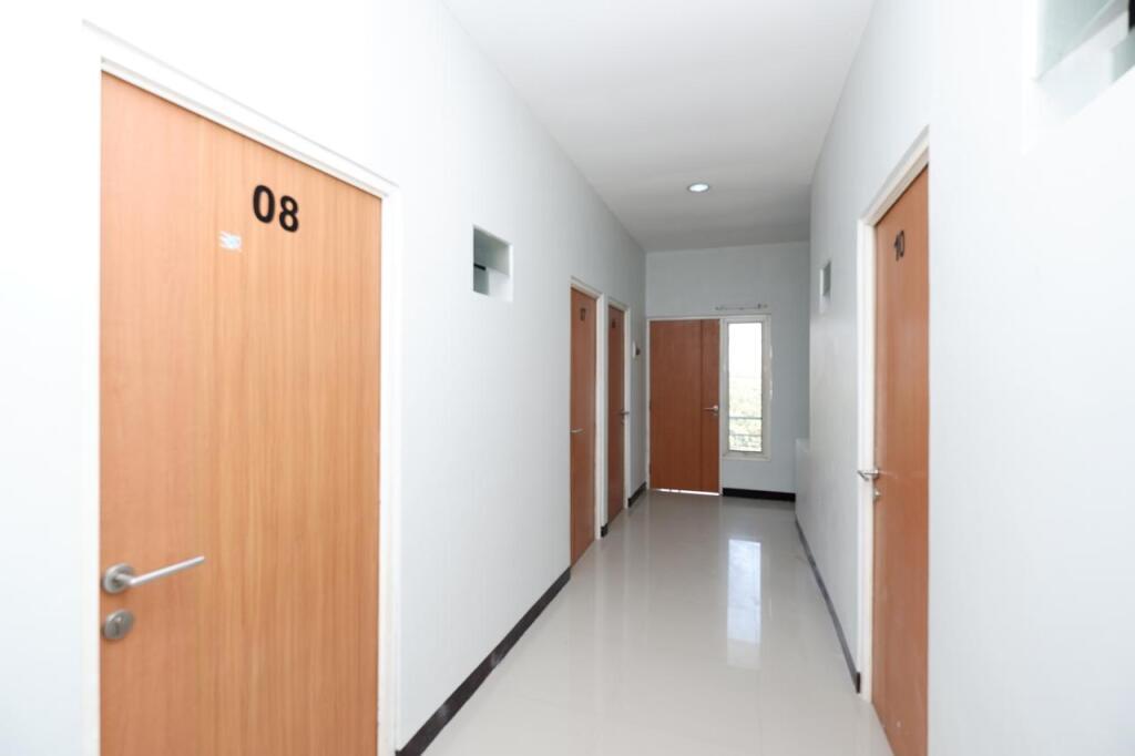Семаранг: OYO 1565 Palebon Residence