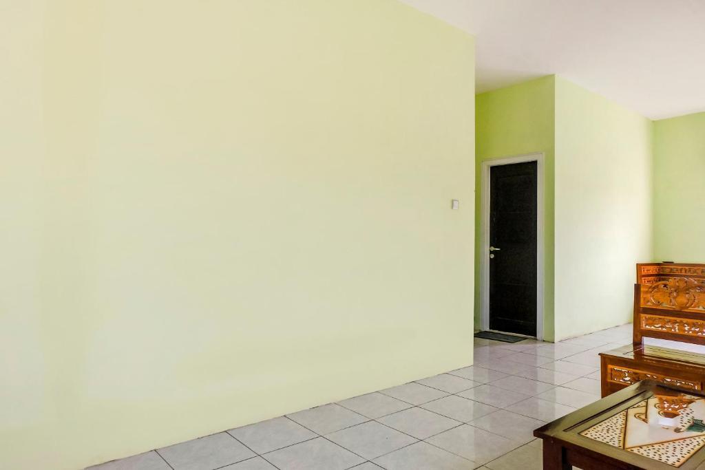 SPOT ON 2081 Sriwijaya Family Residence — фото 2