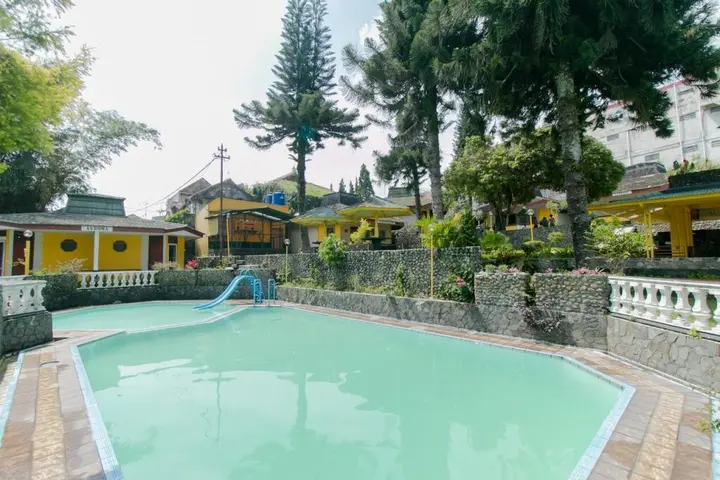 Чипанас: OYO 1996 Koneng Hotel