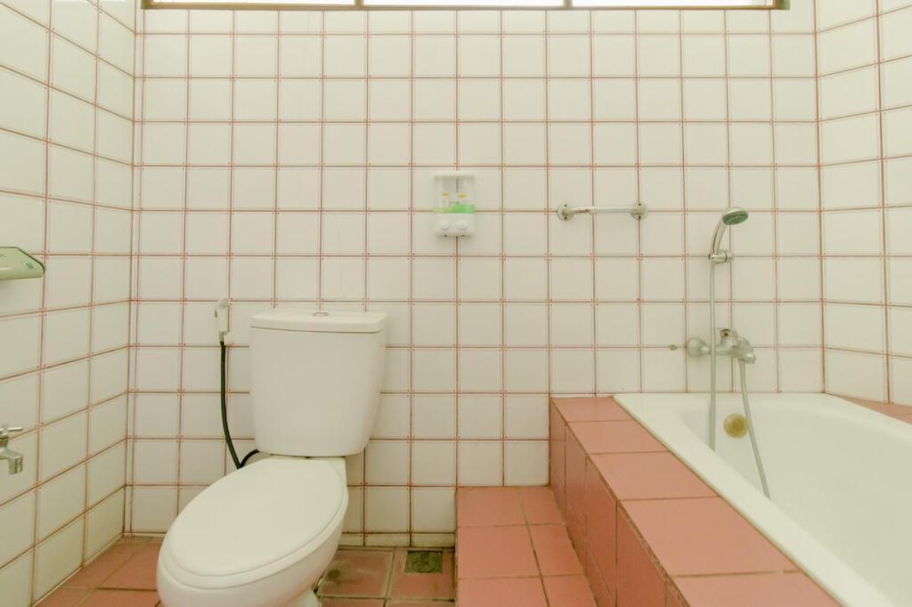 Чипанас: OYO 1996 Koneng Hotel