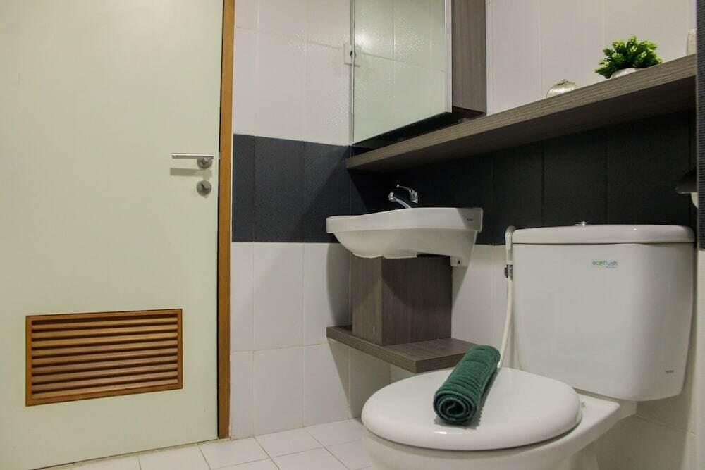 Депок: Modern 1BR with Sofa Bed @ Cinere Bellevue Apartment