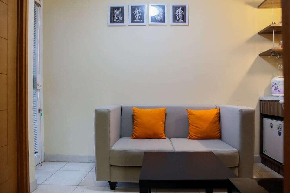 Modern 1BR with Sofa Bed @ Cinere Bellevue Apartment — фото 5