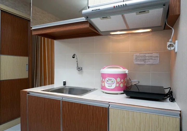 Депок: Modern Studio Apartment at Cinere Resort