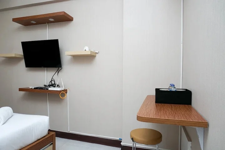 Депок: Modern Studio Apartment at Cinere Resort