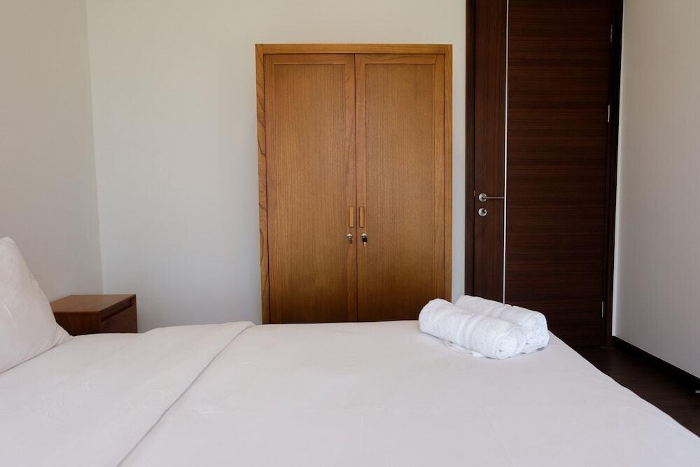 Legok: Luxurious 1Br At Marigold Nava Park Apartment