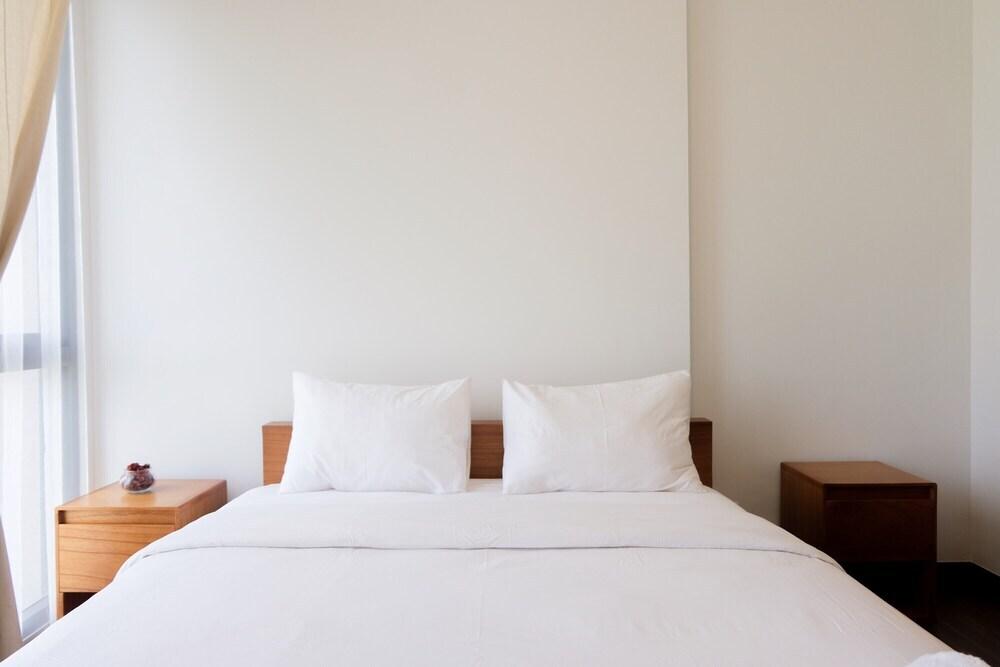 Legok: Luxurious 1Br At Marigold Nava Park Apartment