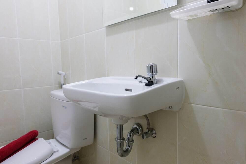 Legok: Comfy Studio at M-Town Gading Serpong Apartment