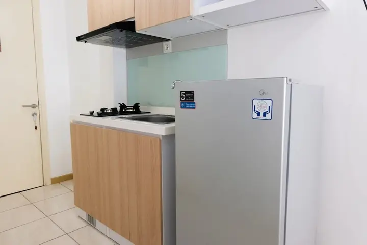 Legok: Comfy Studio at M-Town Gading Serpong Apartment