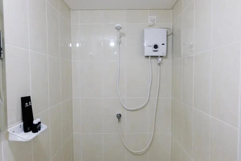 Legok: Comfy Studio at M-Town Gading Serpong Apartment
