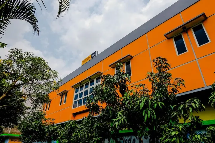 SPOT ON 2032 Kalyca Kos Family Syariah — фото 1