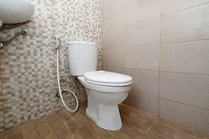 Семаранг: Oyo 1835 Kostel Wood