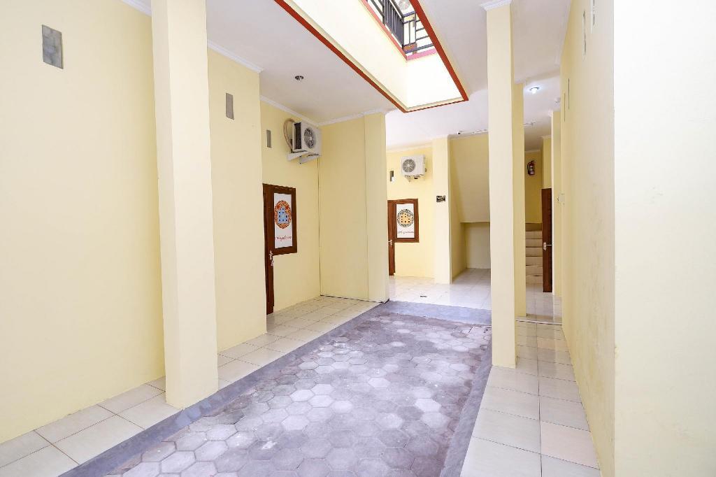 Суракарта: Oyo 1553 Anmi Guest House