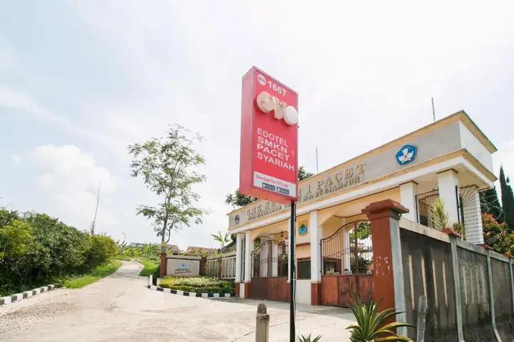 OYO 1667 Edotel Smkn 1 Pacet Syariah — фото 1