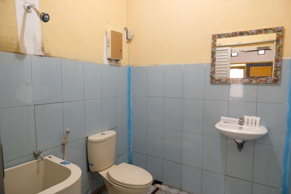 Палу: OYO 1278 Wina Beach Hotel