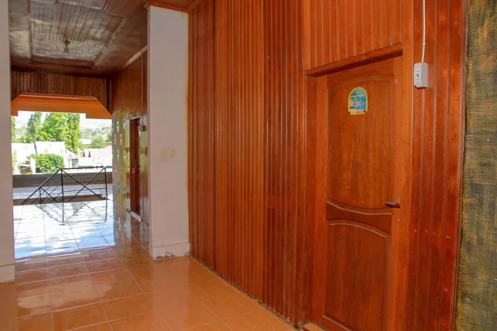 Палу: OYO 1278 Wina Beach Hotel