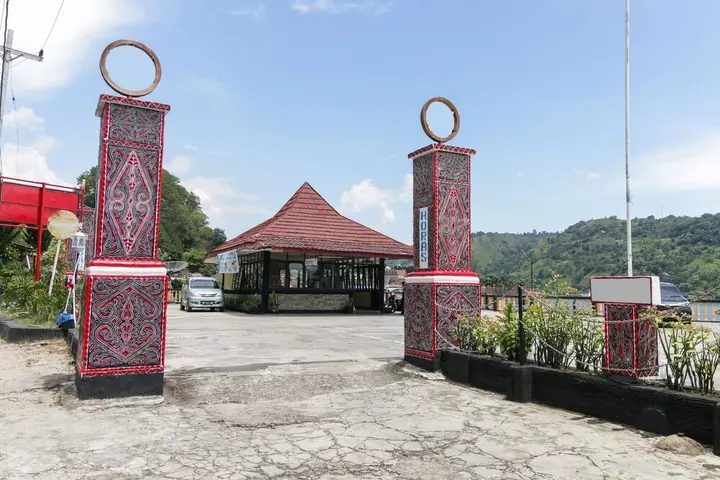 Озеро Тоба: Airy Sipora Pora 4 Parapat