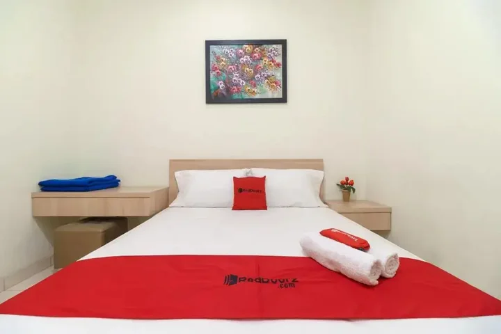 Депок: Airy Syariah Cinere Raya Nb13 Depok