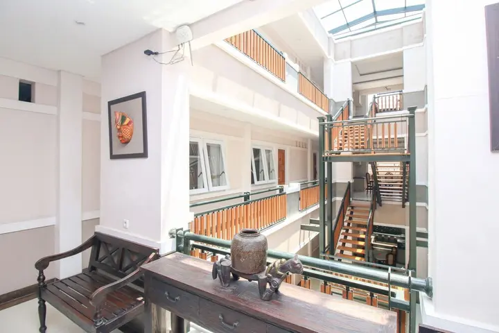 Суракарта: Airy Stasiun Purwosari Merpati 39B Solo