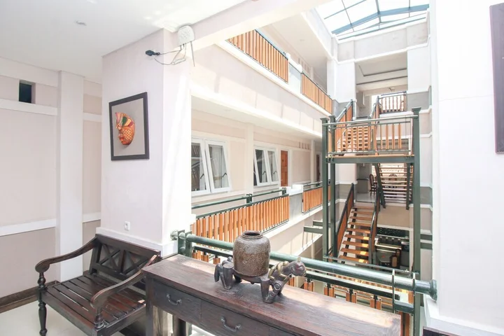 Суракарта: Airy Stasiun Purwosari Merpati 39B Solo
