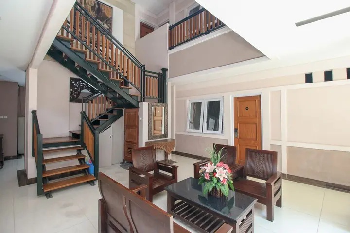 Суракарта: Airy Stasiun Purwosari Merpati 39B Solo