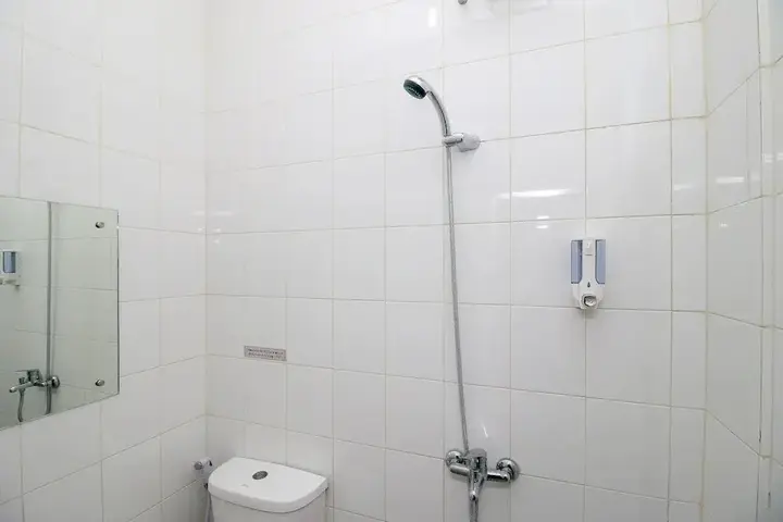 Тангеранг: Airy Karawaci Empu Barada Raya 51 Tangerang