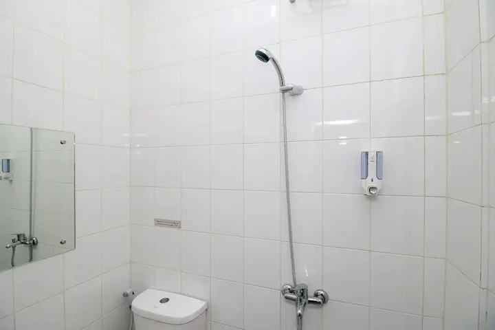 Тангеранг: Airy Karawaci Empu Barada Raya 51 Tangerang