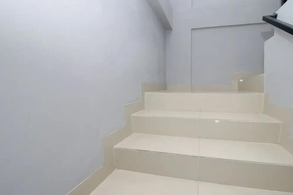 Тангеранг: Airy Karawaci Empu Barada Raya 51 Tangerang