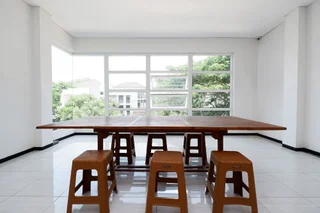 Семаранг: OYO 1884 Sunshine Hostel