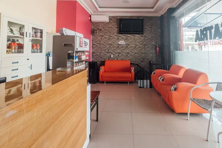 Амбон: OYO 2010 Satria Guest House