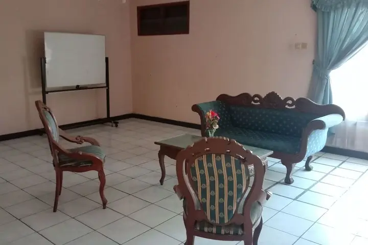 Суракарта: OYO 1751 Hotel Trihadhi