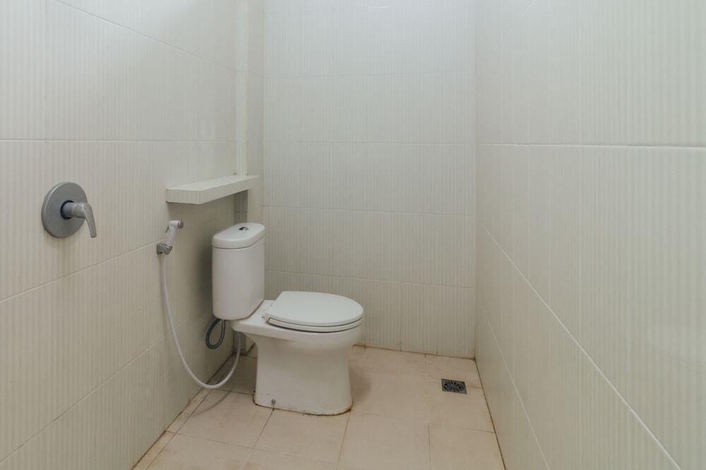 Амбон: OYO 1448 Mangga Dua Guest House