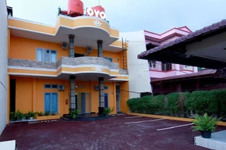 Медан: OYO Living 1332 Almonsari Residence