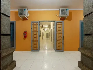 Медан: OYO Living 1332 Almonsari Residence