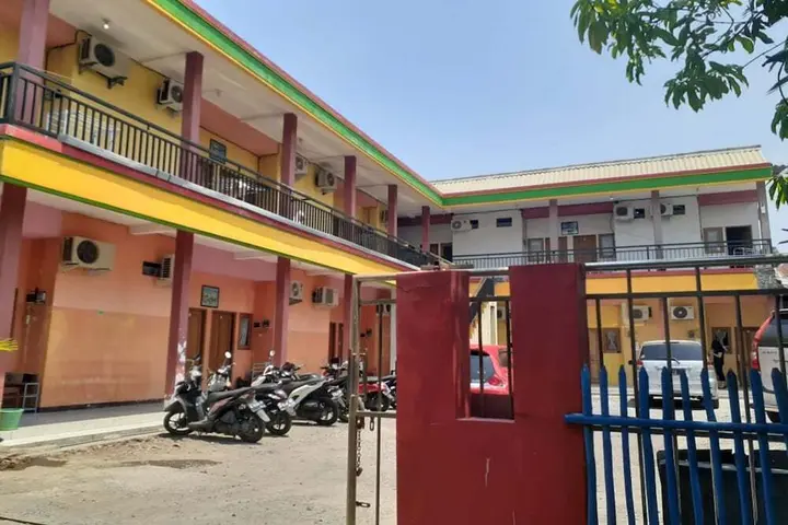 Семаранг: Oyo 2037 Kost Oteng Syariah