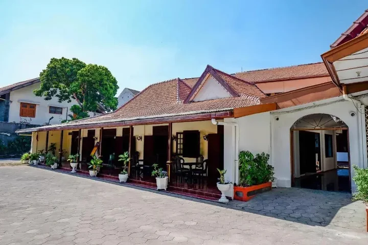 Суракарта: SUPER OYO Capital O 1644 Hotel Griya Kencana