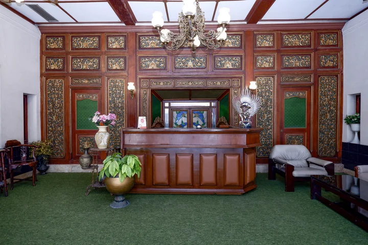 Суракарта: SUPER OYO Capital O 1644 Hotel Griya Kencana