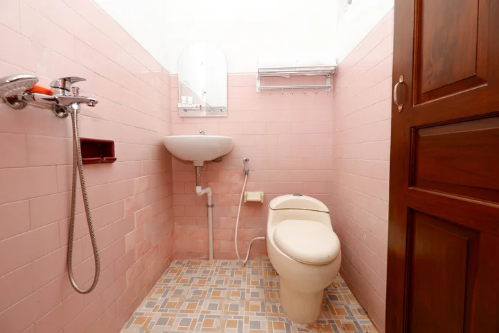 Суракарта: SUPER OYO Capital O 1644 Hotel Griya Kencana