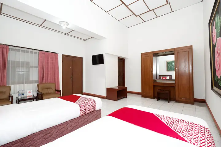 Суракарта: SUPER OYO Capital O 1644 Hotel Griya Kencana