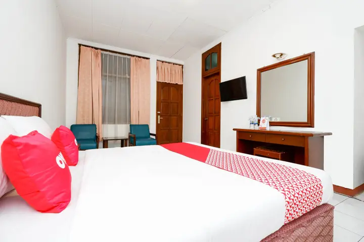Суракарта: SUPER OYO Capital O 1644 Hotel Griya Kencana