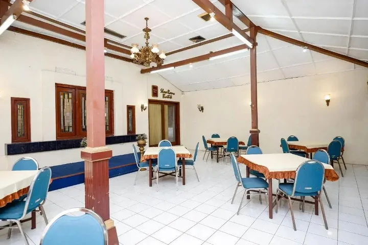 Суракарта: SUPER OYO Capital O 1644 Hotel Griya Kencana