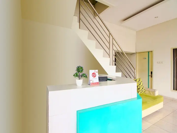 Батуретно: 2105 Hotel Sanca Inn