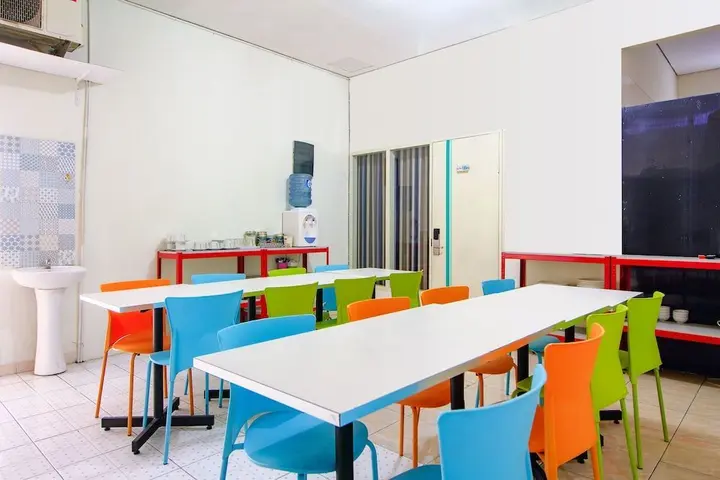 Батуретно: 2105 Hotel Sanca Inn